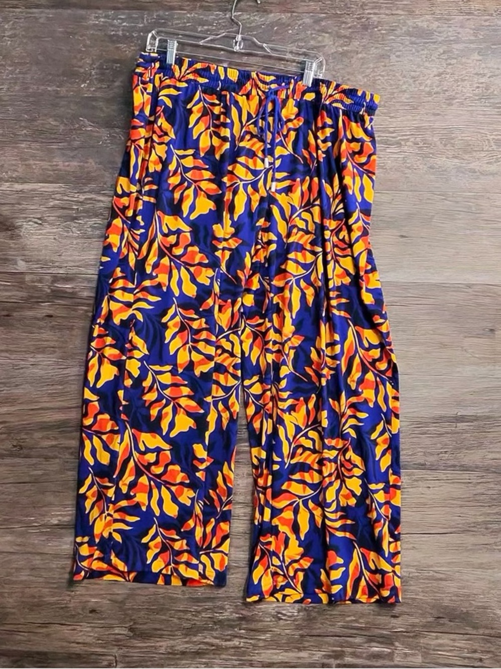 Zac & Rachel Navy Wide-Leg Crop Pants with Orange Leaf Print